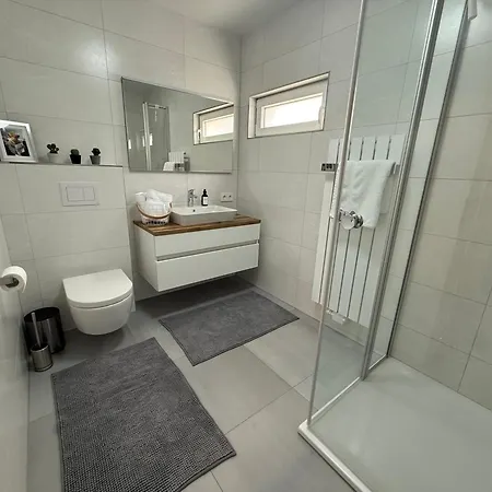 Casa Clara - Exklusive Lägenhet Hennweiler